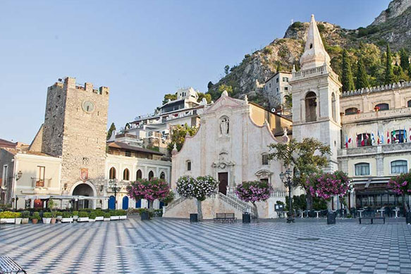 taormina-piazza